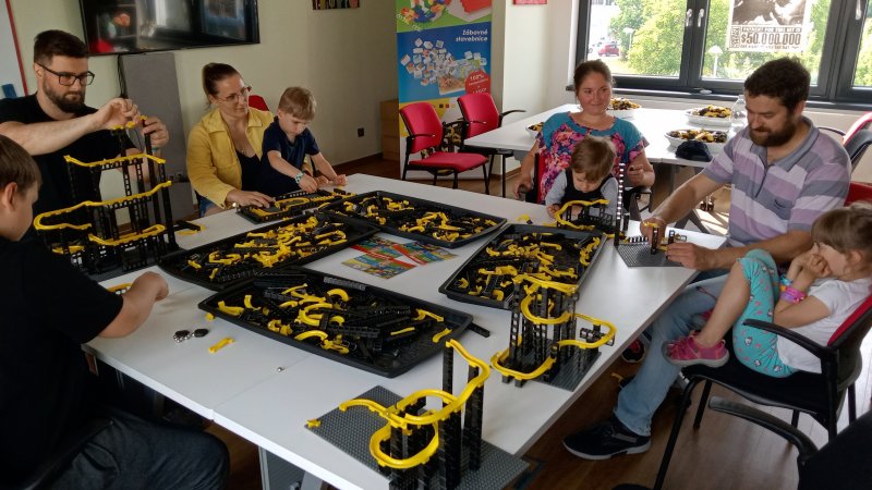 foto KOSTKY MEZI OBRAZY I. ...Hudba 4628