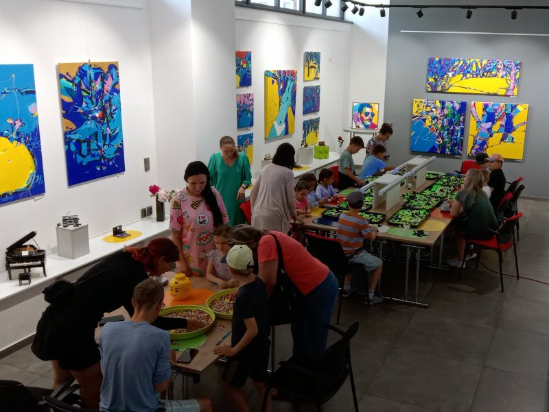 foto KOSTKY MEZI OBRAZY I. ...Hudba 4643