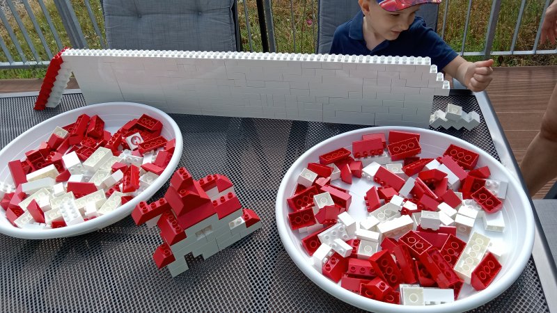 foto KOSTKY MEZI OBRAZY I. ...Hudba 4654