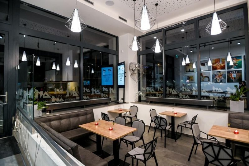 foto KOSTKY MEZI OBRAZY I. ...Hudba 4656