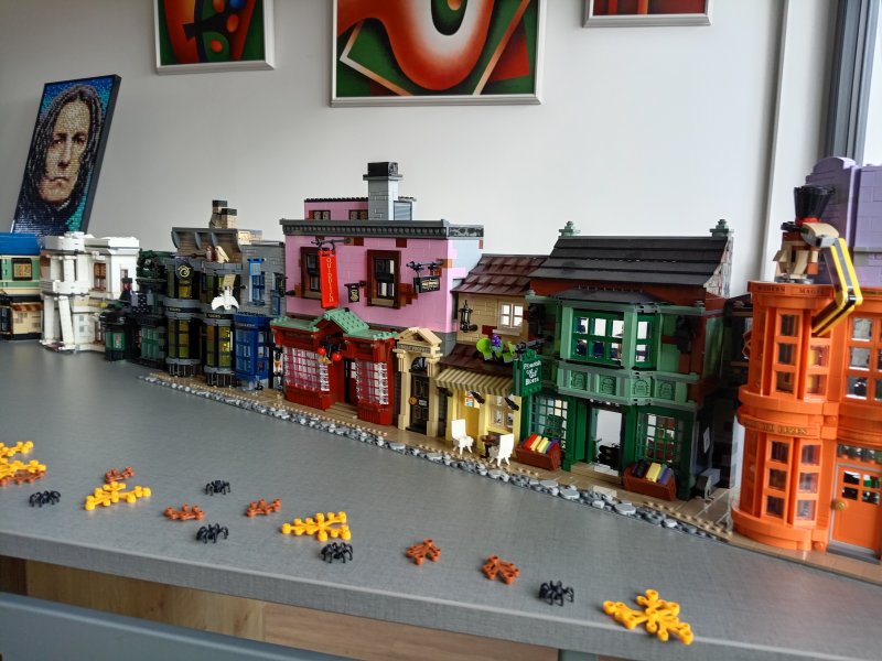 foto KOSTKY MEZI OBRAZY II. ...Halloween 5069