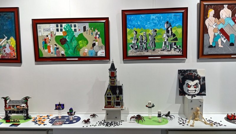 foto KOSTKY MEZI OBRAZY II. ...Halloween 5092