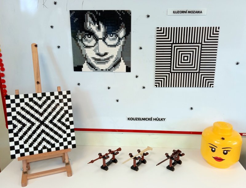 foto KOSTKY MEZI OBRAZY II. ...Halloween 5100