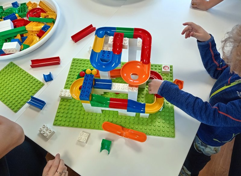 foto KOSTKY MEZI OBRAZY II. ...Halloween 5102