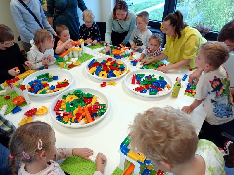 foto KOSTKY MEZI OBRAZY II. ...Halloween 5108