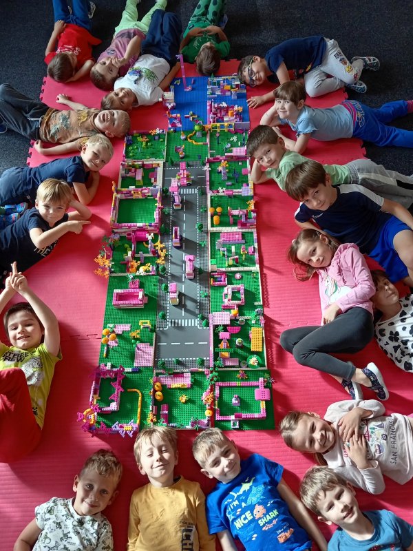 foto KOSTKOVÁNÍ MEZI DĚTMI 10347