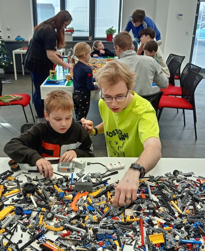 foto KOSTKOVÁNÍ MEZI DĚTMI 10349