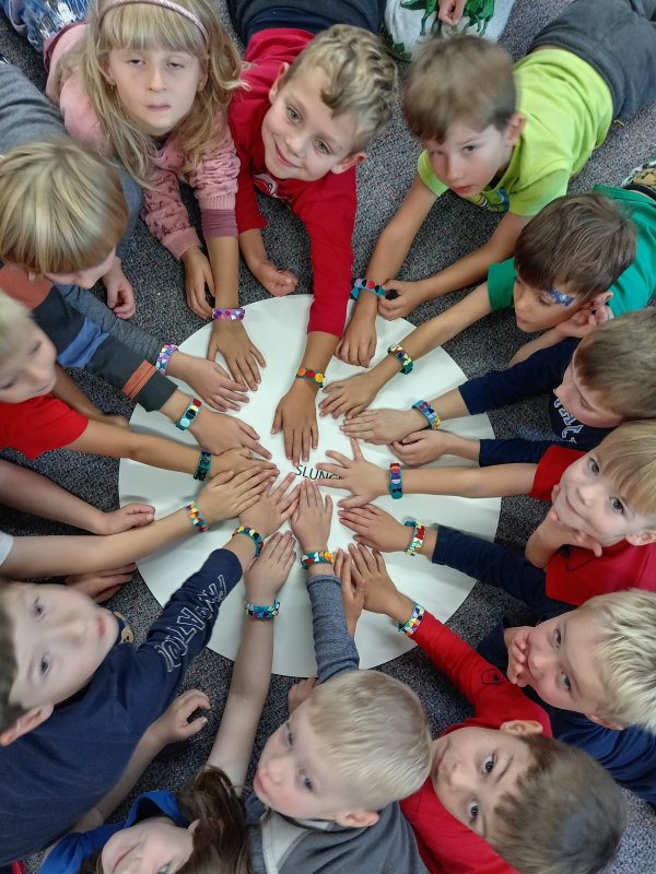 foto KOSTKOVÁNÍ MEZI DĚTMI 10350