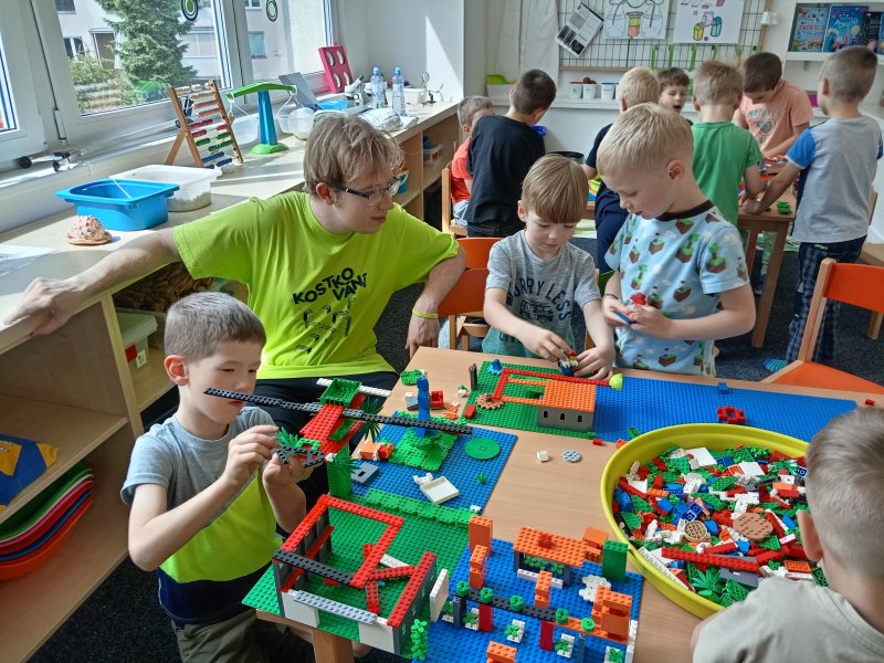 foto KOSTKOVÁNÍ MEZI DĚTMI 10351