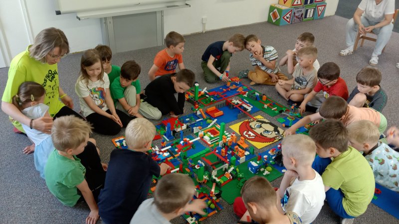 foto KOSTKOVÁNÍ MEZI DĚTMI 10355