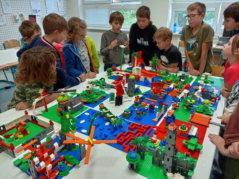 foto KOSTKOVÁNÍ MEZI DĚTMI 10358