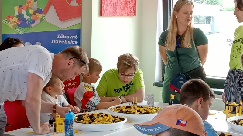 foto KOSTKOVÁNÍ MEZI DĚTMI 10368