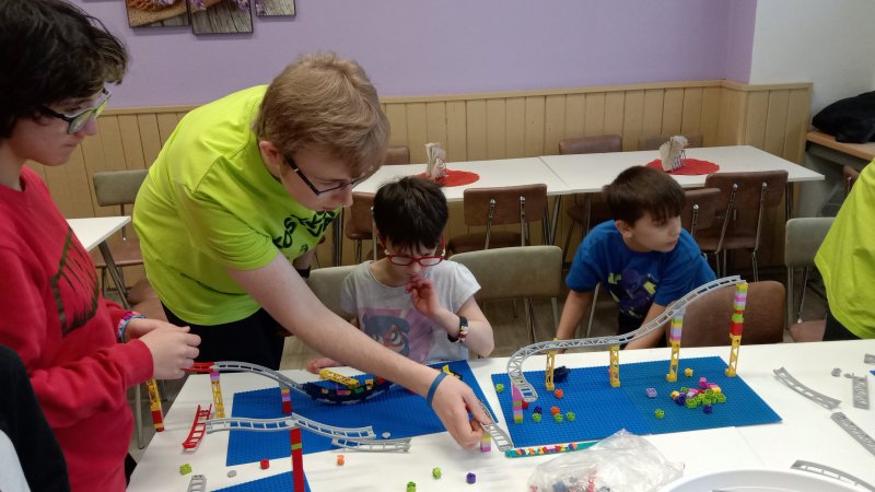 foto KOSTKOVÁNÍ MEZI DĚTMI 10369