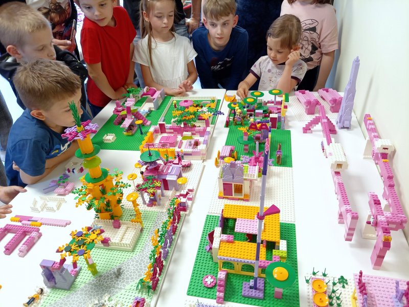 foto KOSTKOVÁNÍ MEZI DĚTMI 10376