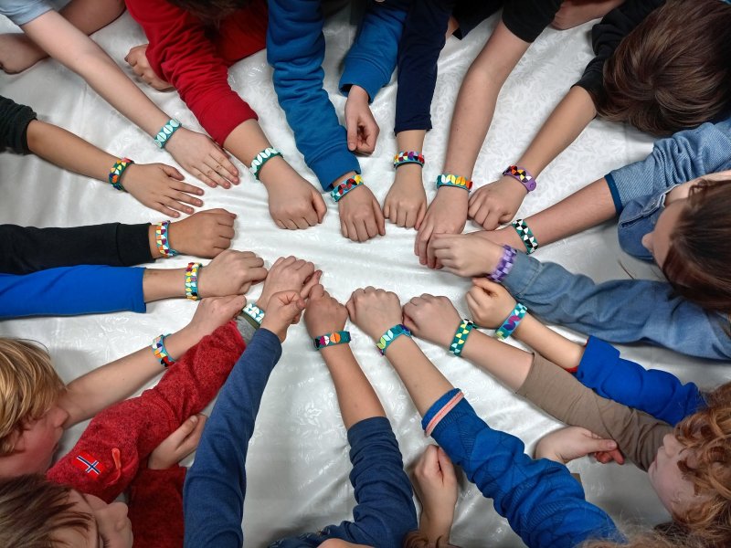 foto KOSTKOVÁNÍ MEZI DĚTMI 10377