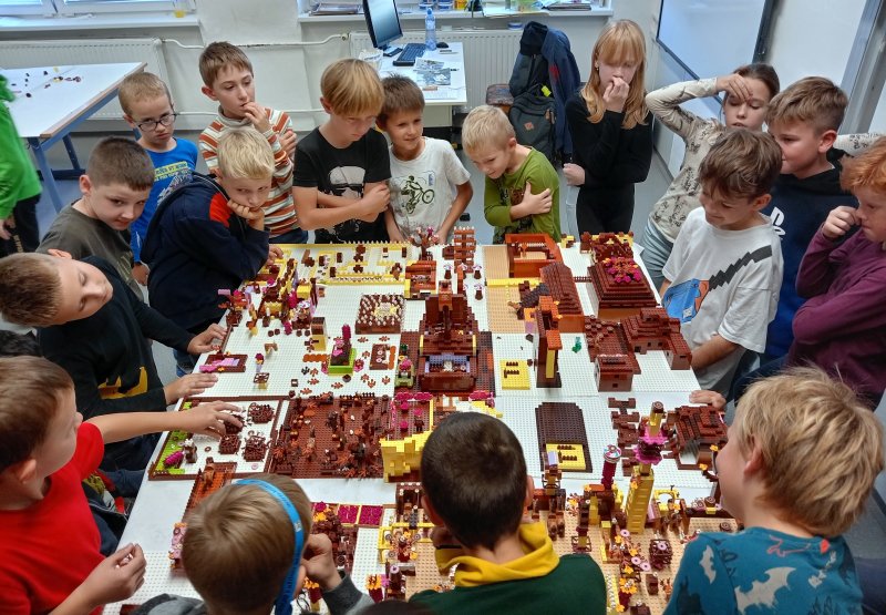 foto KOSTKOVÁNÍ MEZI DĚTMI 10378