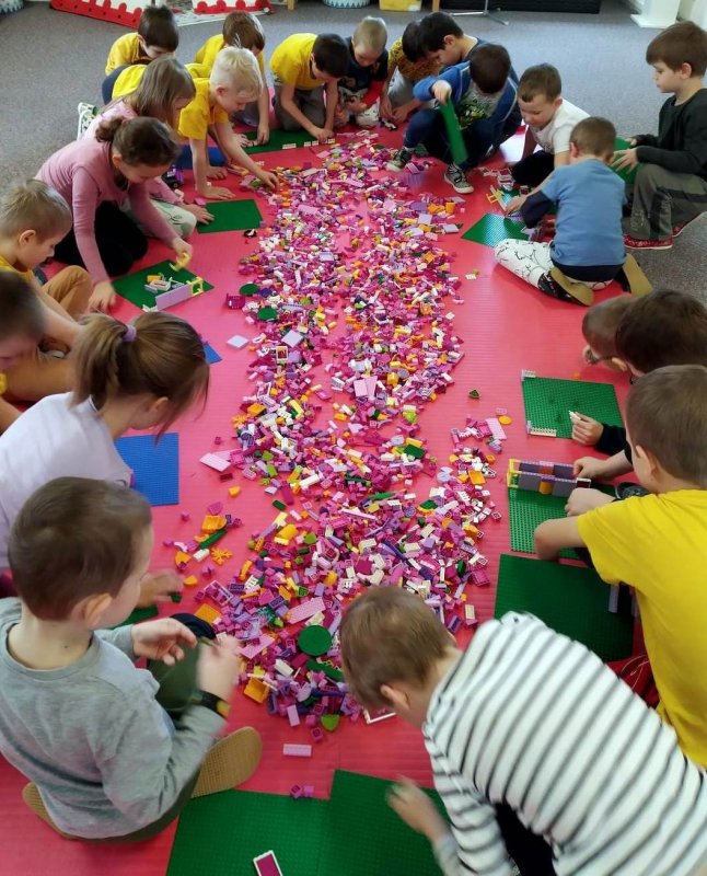 foto KOSTKOVÁNÍ MEZI DĚTMI 10380