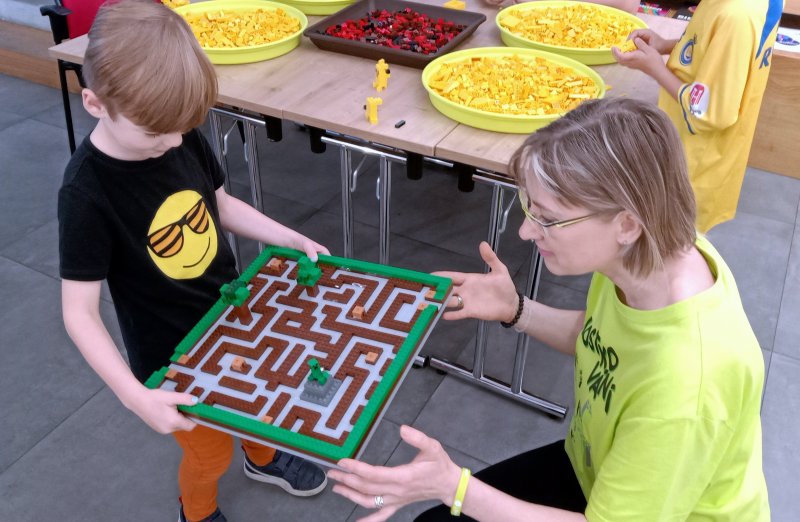 foto KOSTKOVÁNÍ MEZI DĚTMI 10387