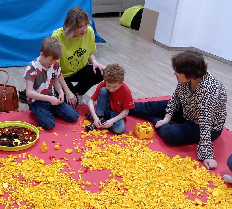 foto KOSTKOVÁNÍ ZA SKLEM 11782