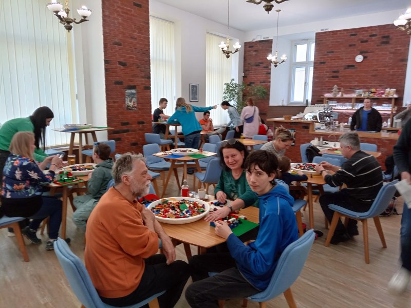 foto KOSTKOVÁNÍ ZA SKLEM 11785