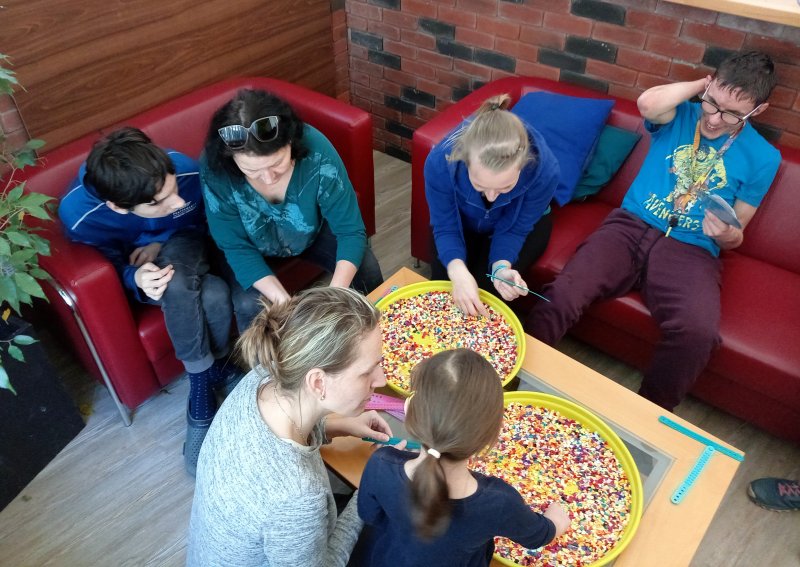 foto KOSTKOVÁNÍ ZA SKLEM 11787