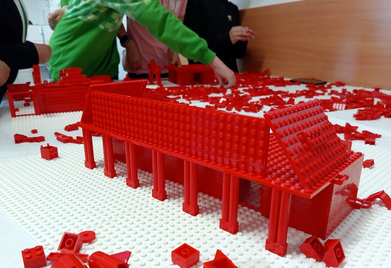 foto Červená architektura 13209