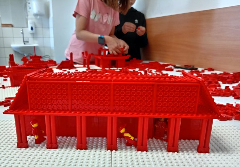 foto Červená architektura 13210