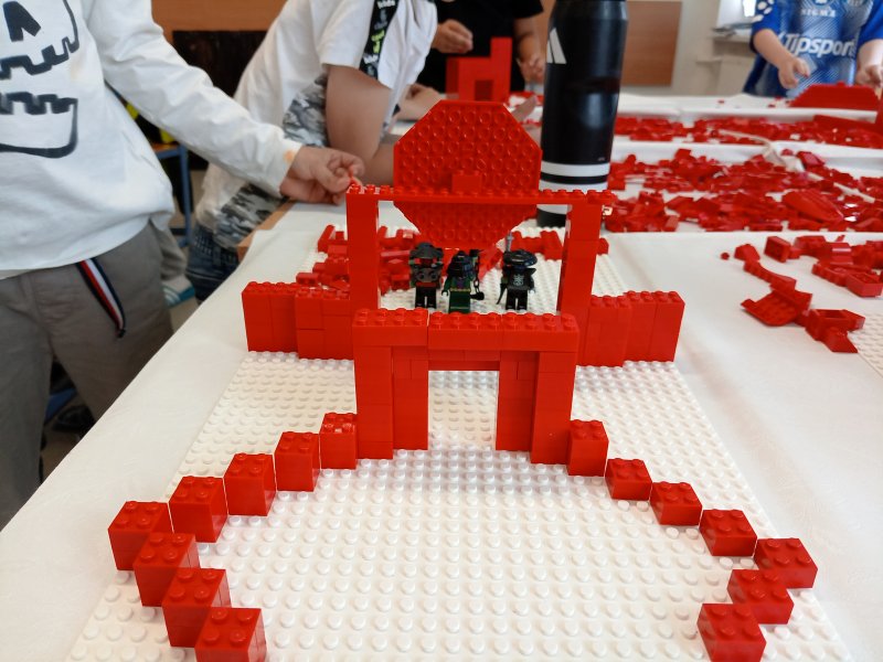 foto Červená architektura 13229