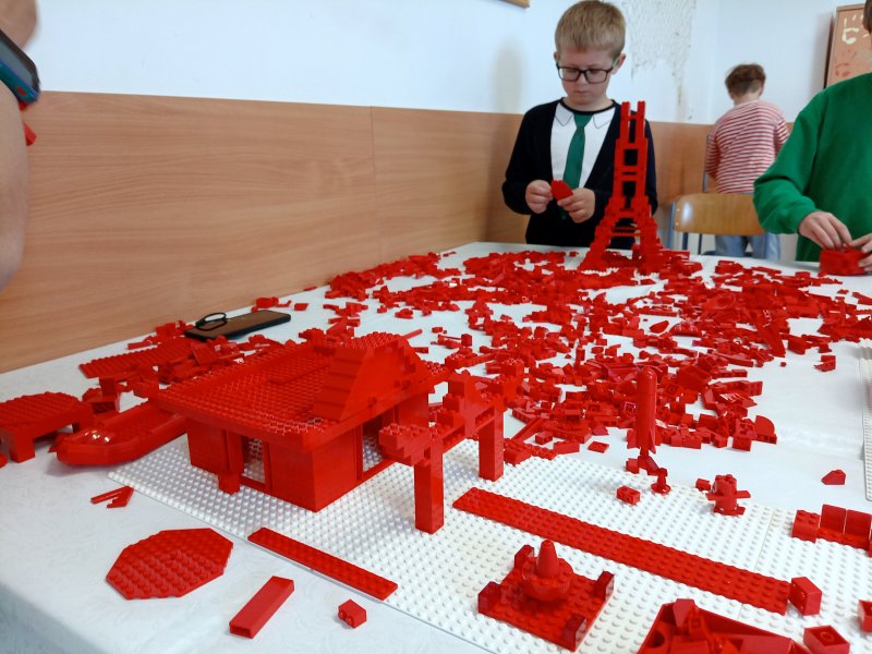 foto Červená architektura 13244