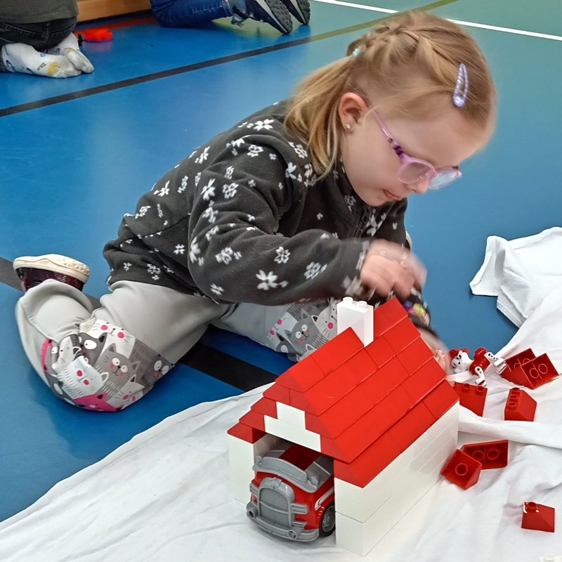 foto ČERVENOBÍLÁ TVORBA 13342