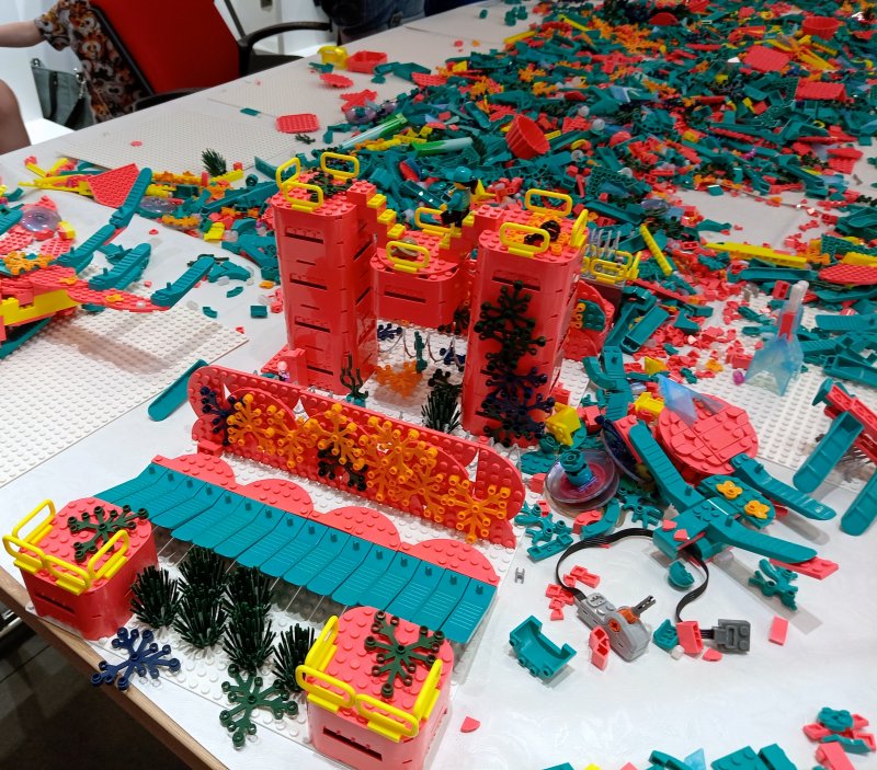 foto Nejen KVĚTY mezi KVĚTY 13745