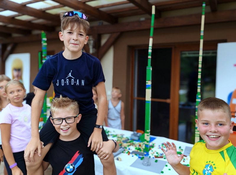 foto Jirkovy a Barčiny narozeniny v LEGO stylu