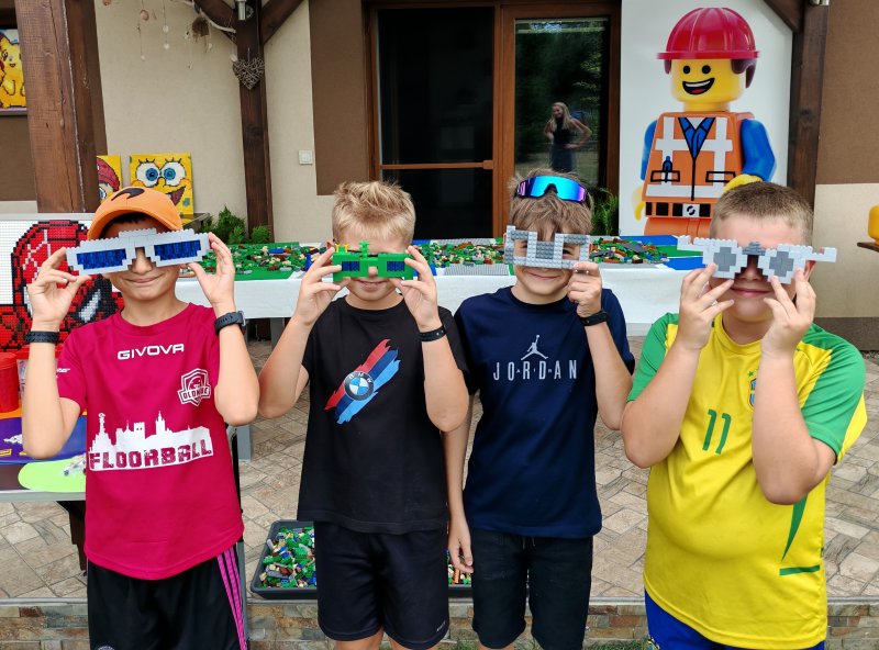 foto Jirkovy a Barčiny narozeniny v LEGO stylu 14058