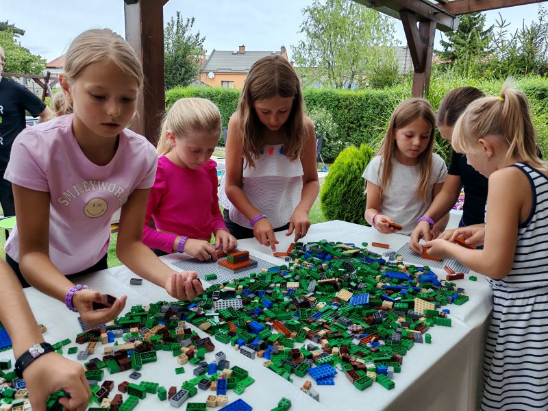 foto Jirkovy a Barčiny narozeniny v LEGO stylu 14071