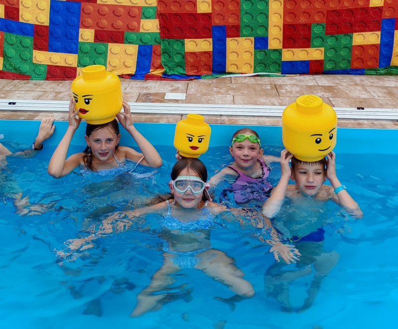 foto Jirkovy a Barčiny narozeniny v LEGO stylu 14076