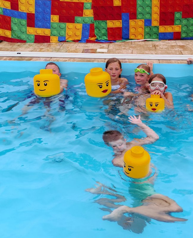 foto Jirkovy a Barčiny narozeniny v LEGO stylu 14077