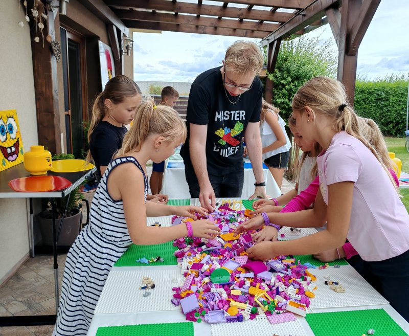 foto Jirkovy a Barčiny narozeniny v LEGO stylu 14078