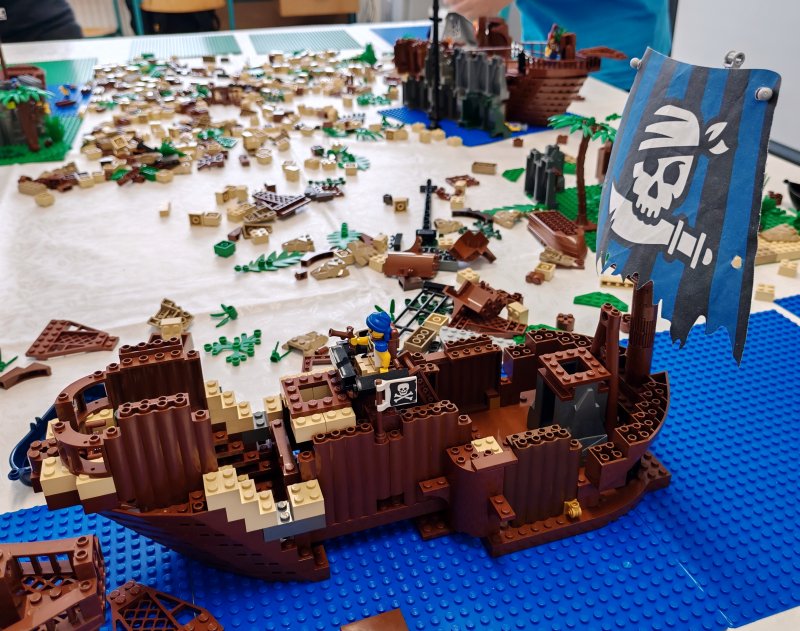 foto Tvoříme PIRÁTY...koráby, ostrovy s poklady 14162