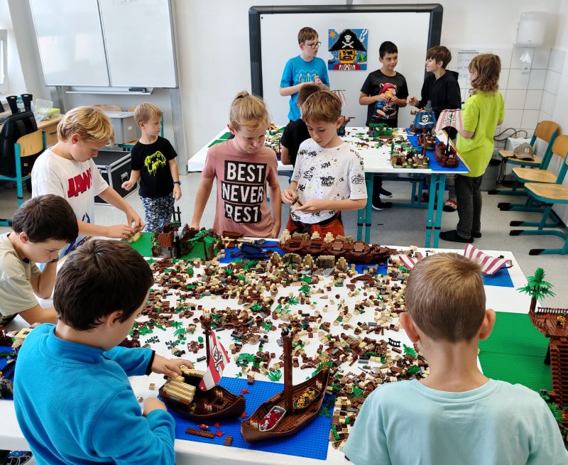 foto Tvoříme PIRÁTY...koráby, ostrovy s poklady 14172