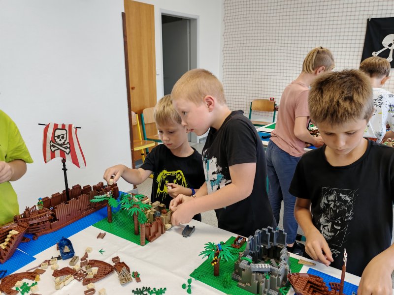 foto Tvoříme PIRÁTY...koráby, ostrovy s poklady 14174