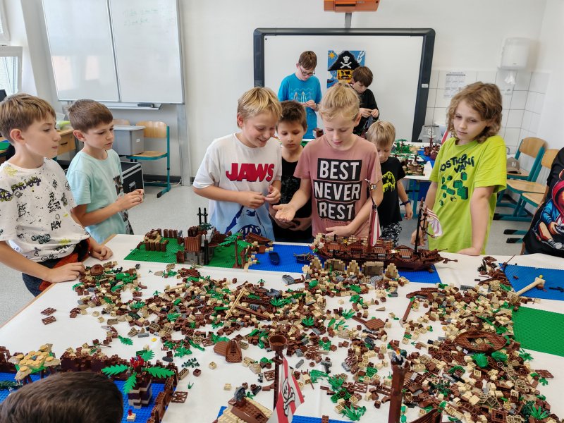 foto Tvoříme PIRÁTY...koráby, ostrovy s poklady 14206