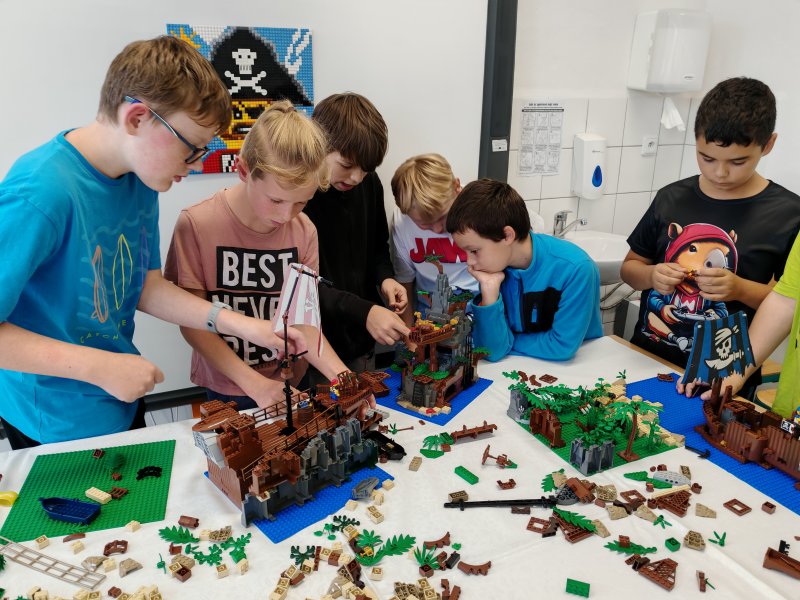 foto Tvoříme PIRÁTY...koráby, ostrovy s poklady 14209