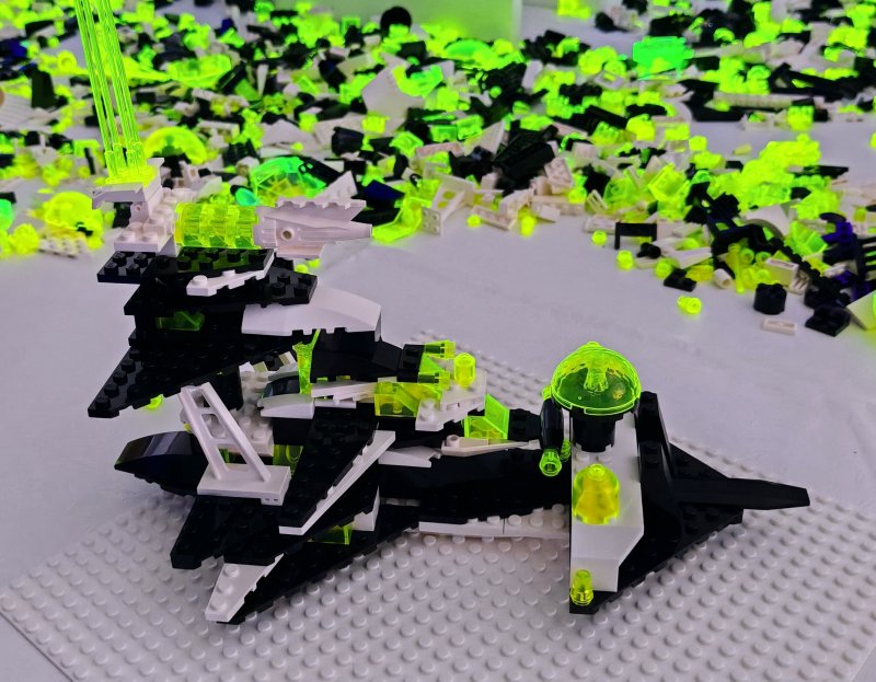 foto KOSTKY MEZI OBRAZY VI. Star Wars + Svítící vesmír 14309