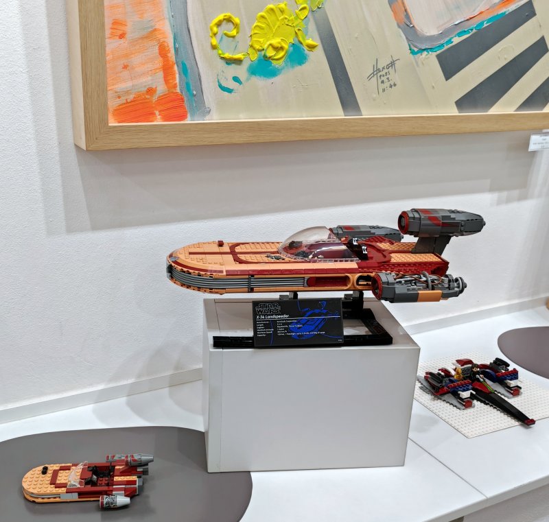 foto KOSTKY MEZI OBRAZY VI. Star Wars + Svítící vesmír 14332