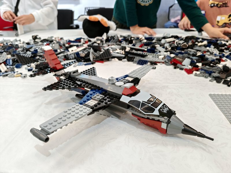 foto KOSTKY MEZI OBRAZY VI. Star Wars + Svítící vesmír 14341