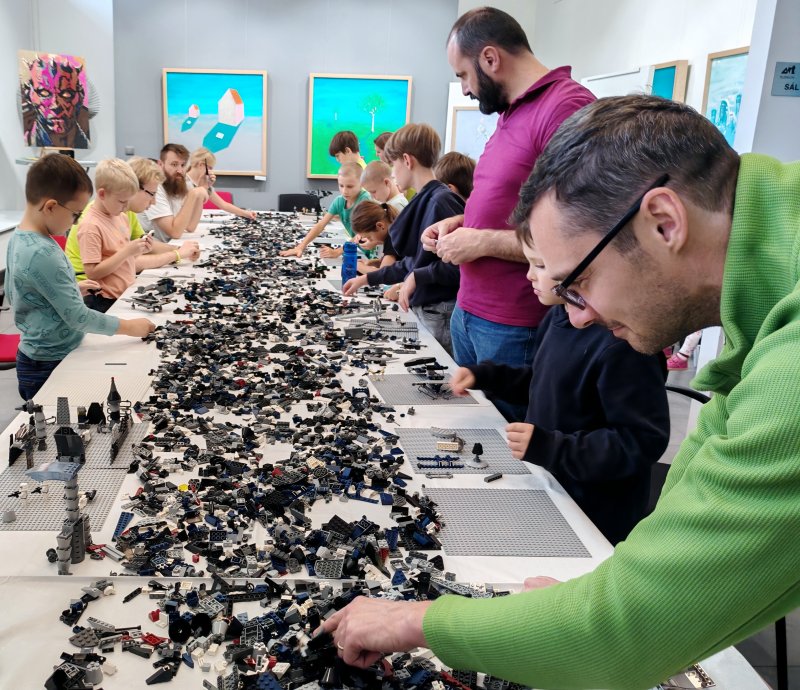 foto KOSTKY MEZI OBRAZY VI. Star Wars + Svítící vesmír 14349