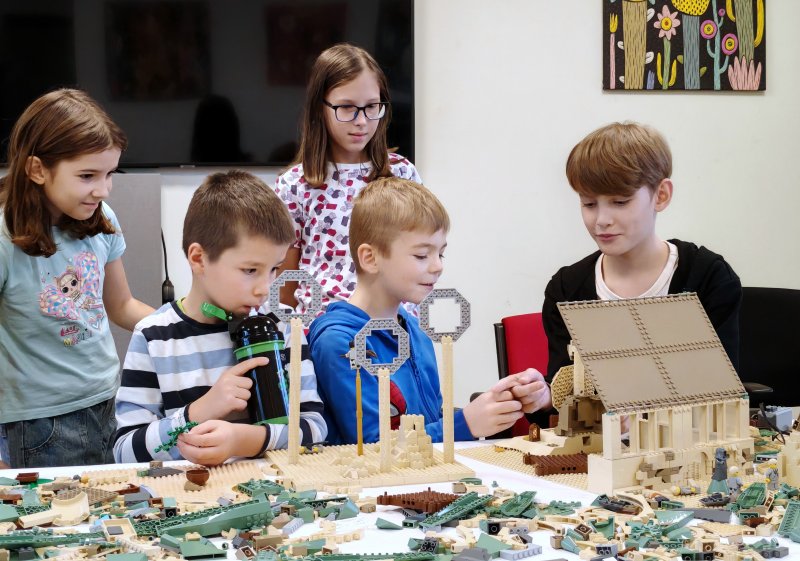 foto Stavíme KOUZELNICKÉ BRADAVICE 14587