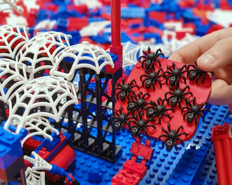 foto Stavíme SPIDERMAN styl