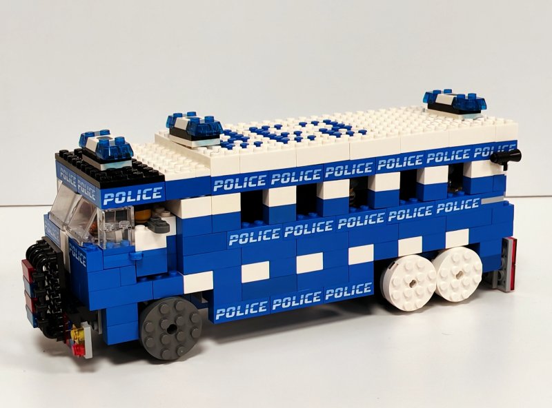 foto Lupiči a poliši v Artu 15057