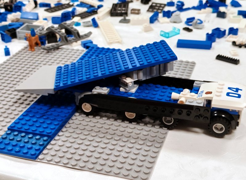 foto Lupiči a poliši v Artu 15060